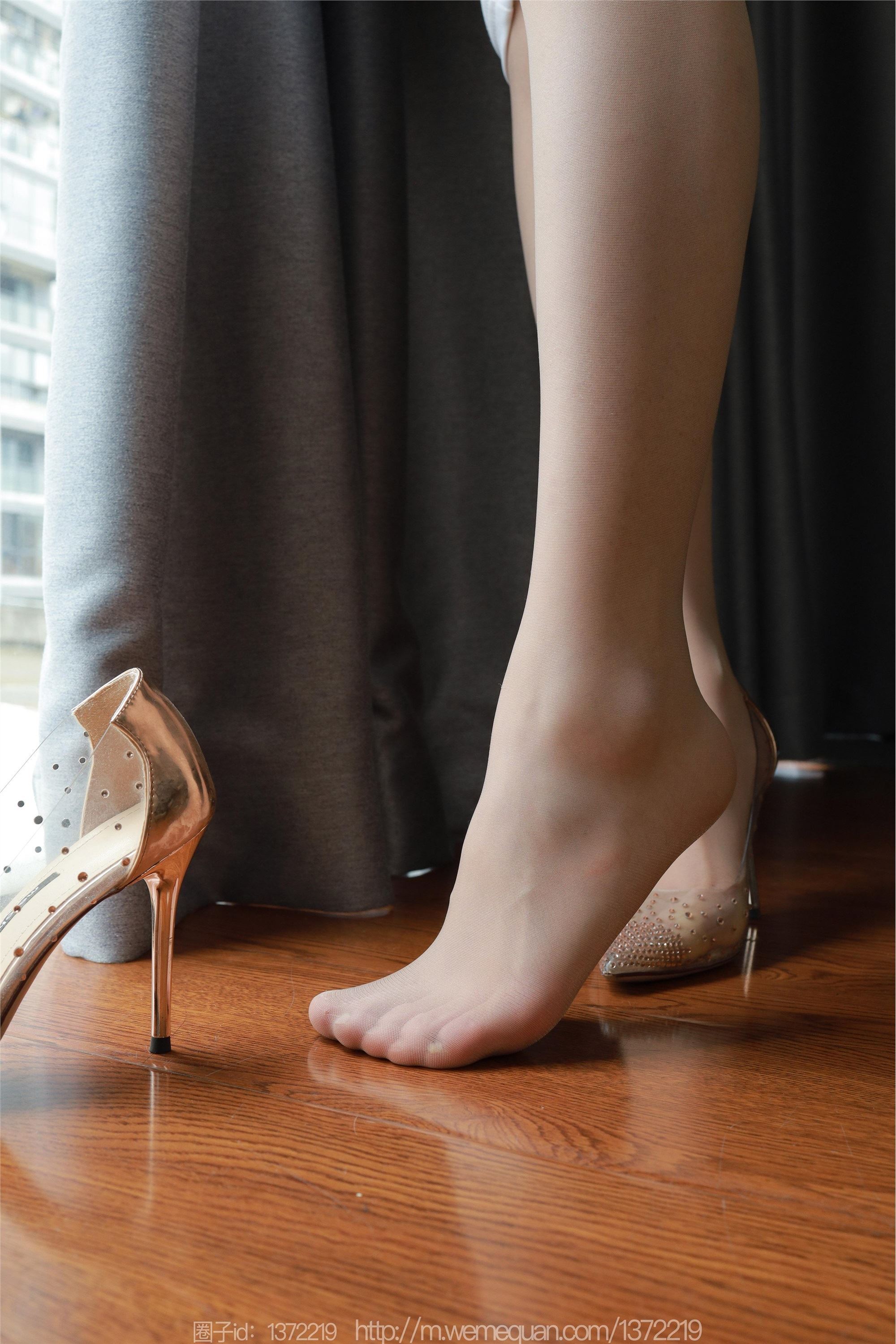 IESS异思趣向  2023.08.30 丝享家 1520 小婕《白色包臀裙》